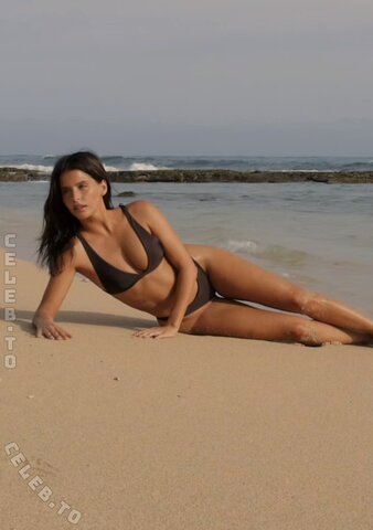 Stephanie Mandich nude photo 43
