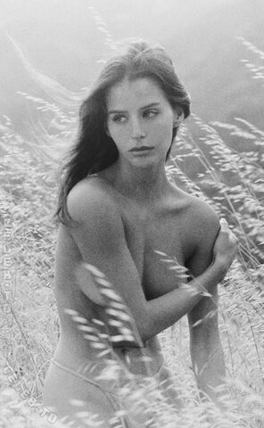 Stephanie Mandich nude photo 16