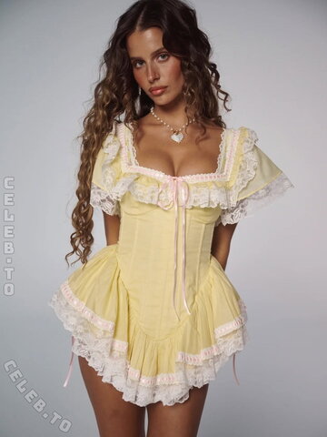 Stephanie Mandich photo 6