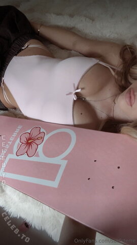 Sterre Meijer Hot (3 photos)