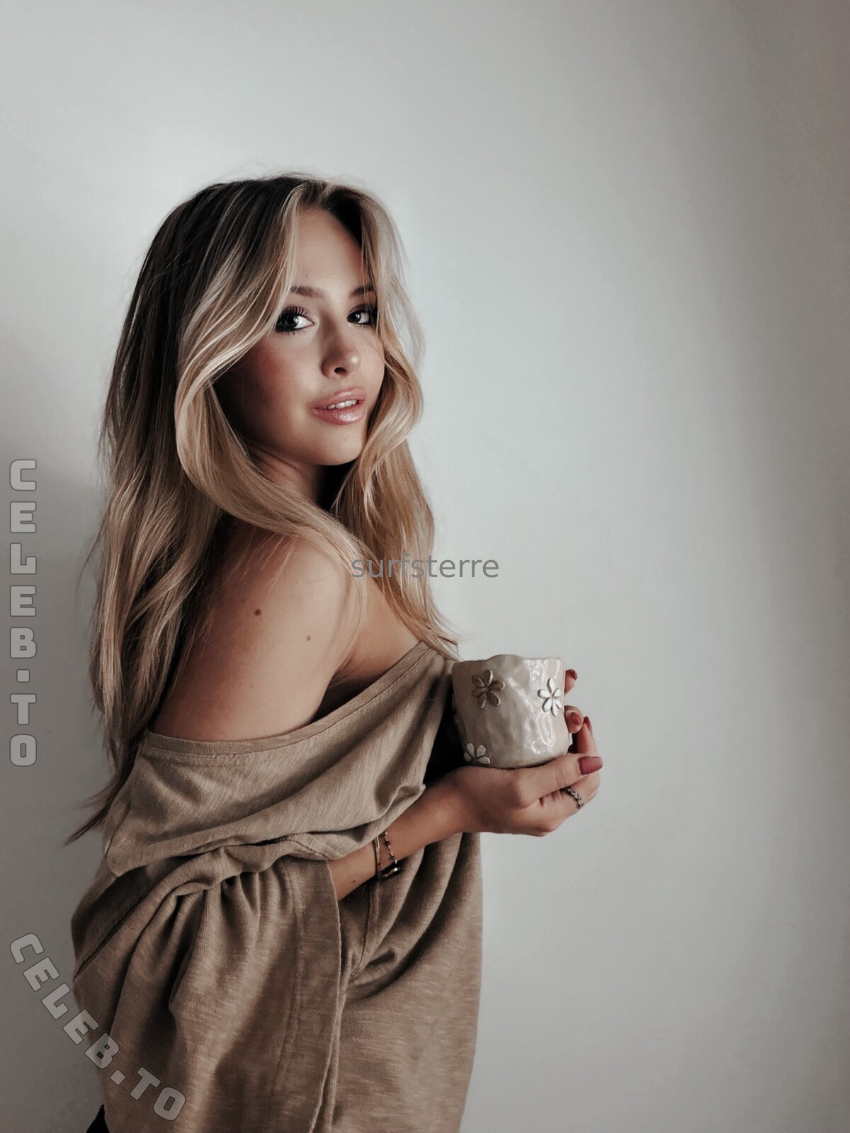 Sterre Meijer nude photo 2