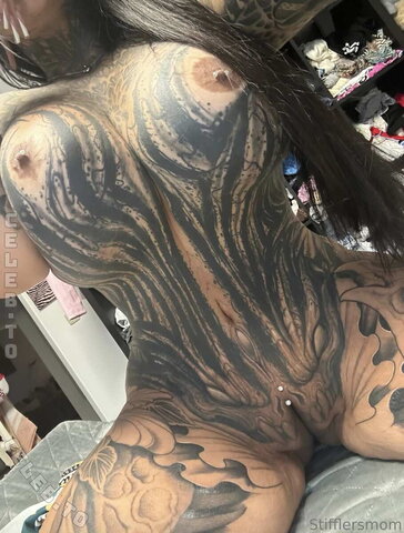 Stifflersmom nude photo 4