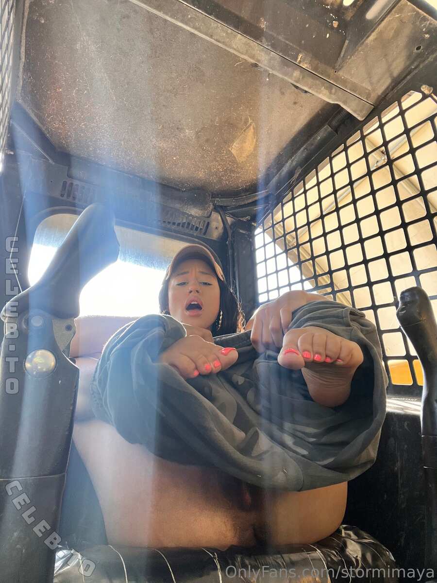 Stormi Maya nude photo 9
