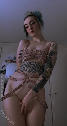 Strawberrymlkbby nude photo 3