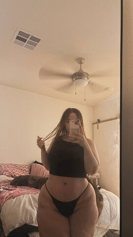 strawbrrymilk l itsohwellnoelle Hot (1 photo)
