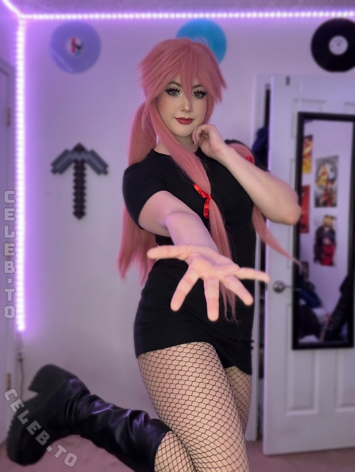 Strifecos nude photo 3