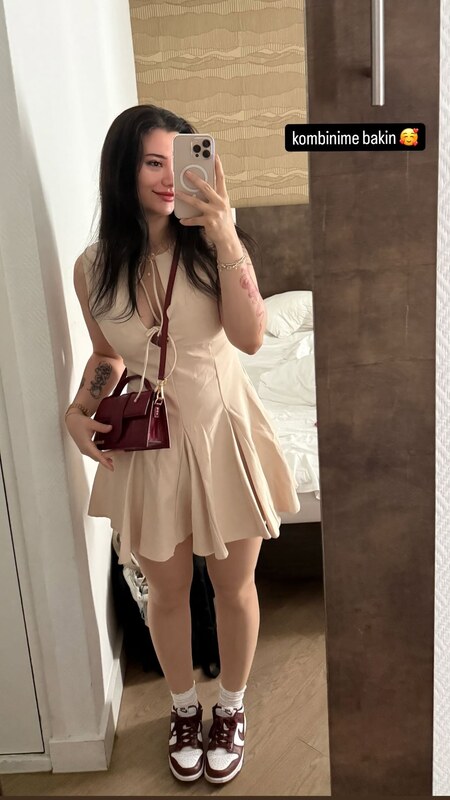 Su Balcı nude photo 1
