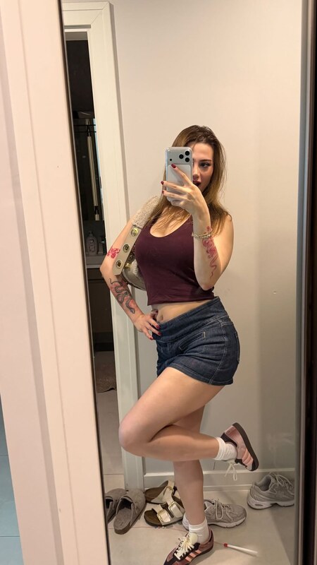 Su Balcı nude photo 7