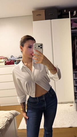 Su Balcı nude photo 31