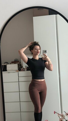 Su Balcı nude photo 24