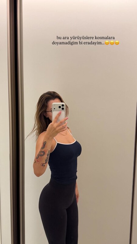 Su Balcı nude photo 27