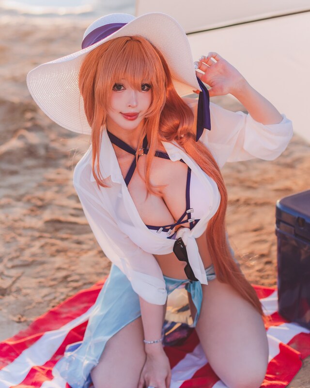 Suaki Rin nude photo 2
