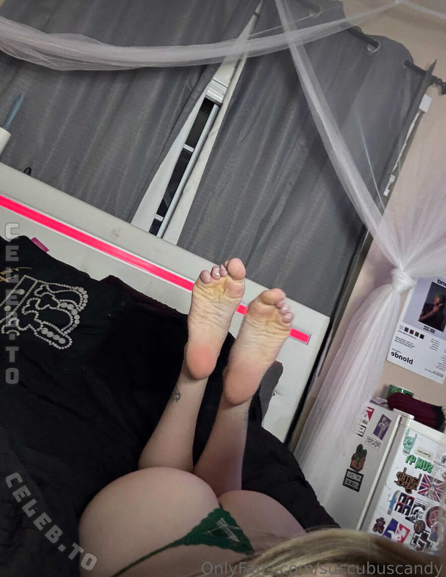 Succubuscandy nude photo 2