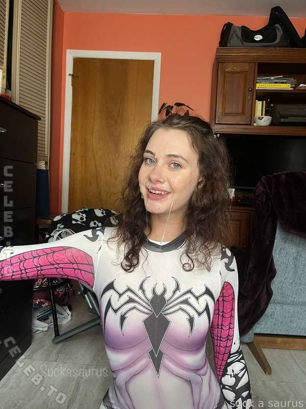 Suck a saurus nude photo 1