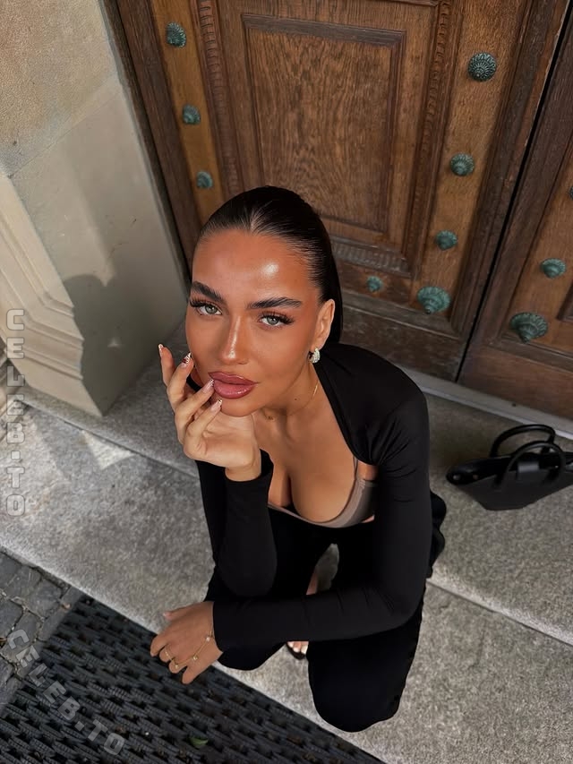 Suela Mehmedi nude photo 4