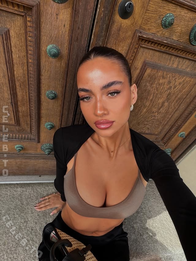 Suela Mehmedi nude photo 6