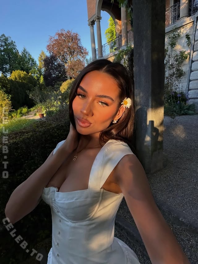 Suela Mehmedi nude photo 12