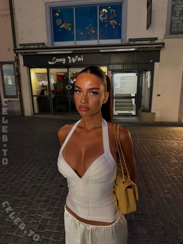 Suela Mehmedi nude photo 15