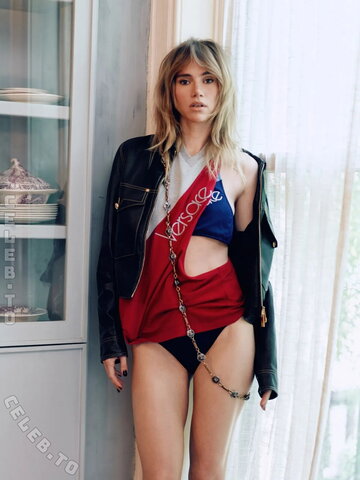 Suki Waterhouse nude photo 2