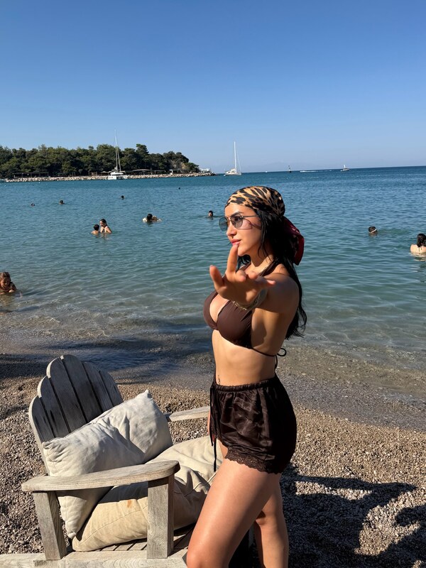 sumeyye nude photo 7