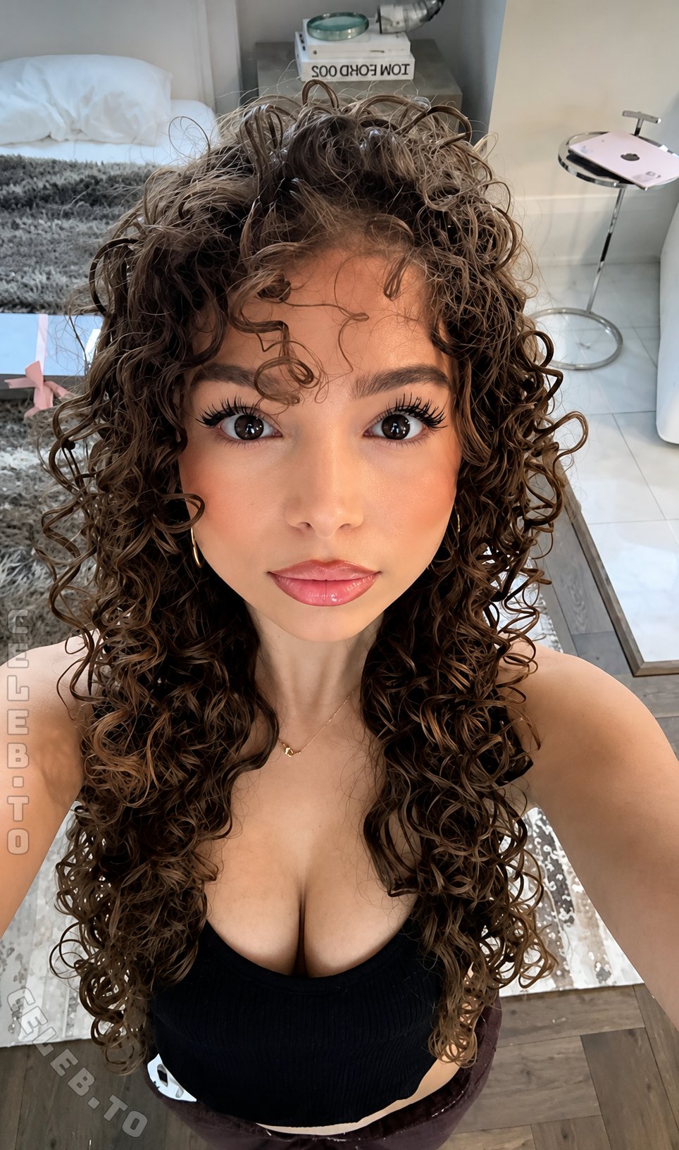Sunday Kalogeras nude photo 1