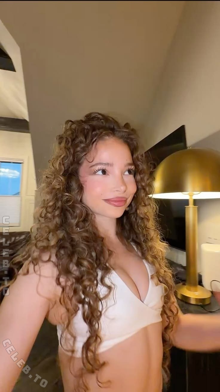 Sunday Kalogeras nude photo 2