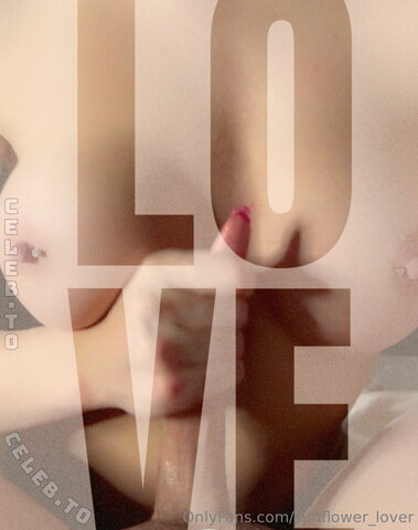 Sunflower lover nude photo 4