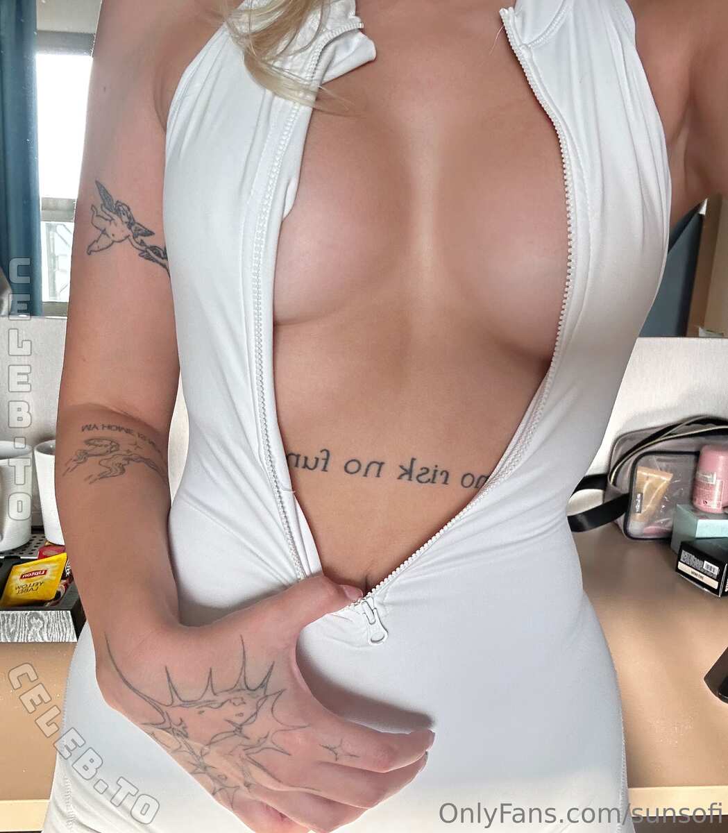 Sunsofi nude photo 10