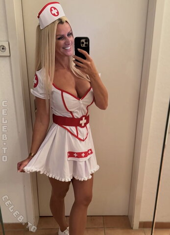 sunyyy nude photo 14