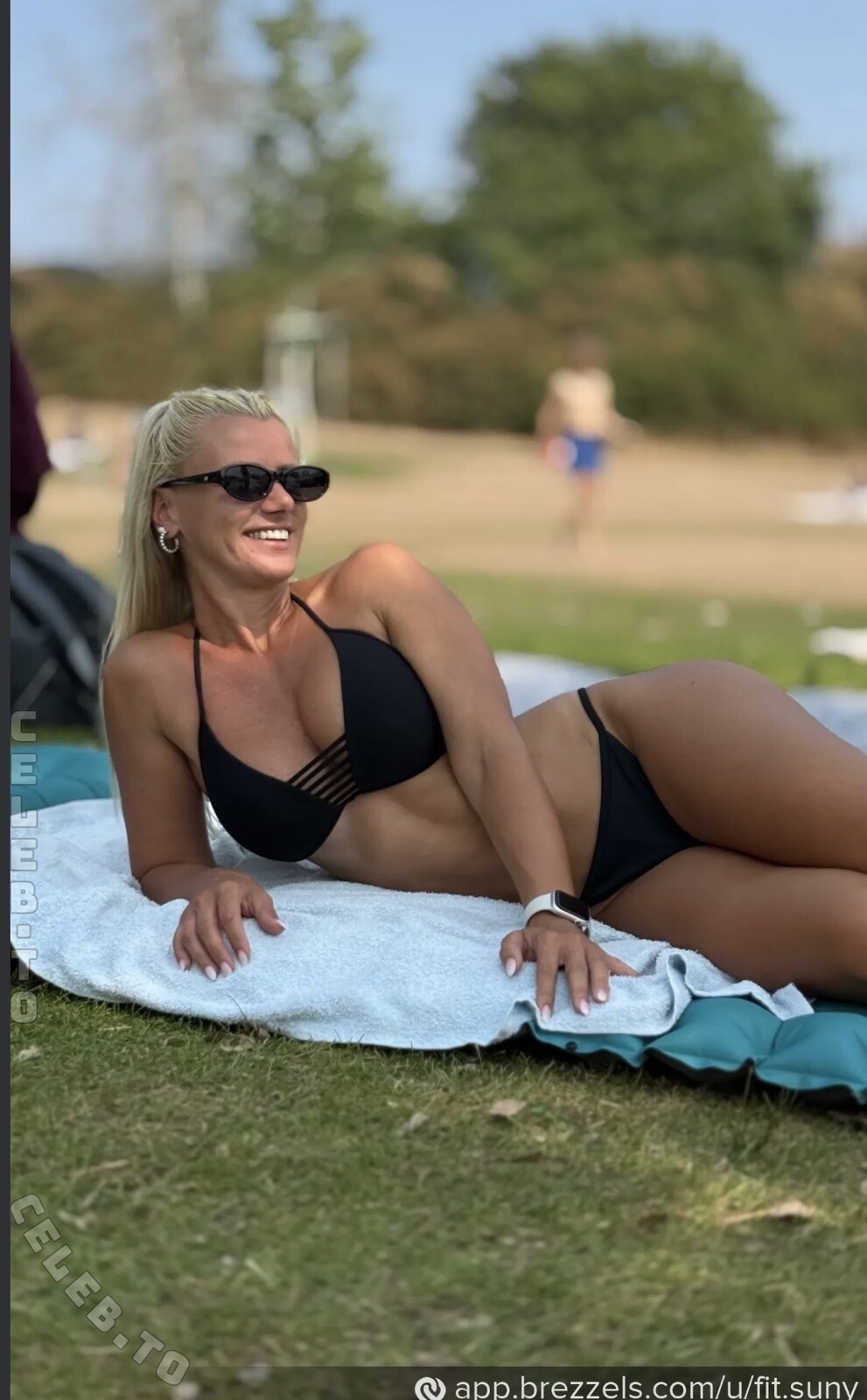 sunyyy nude photo 1