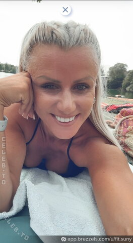 sunyyy nude photo 11