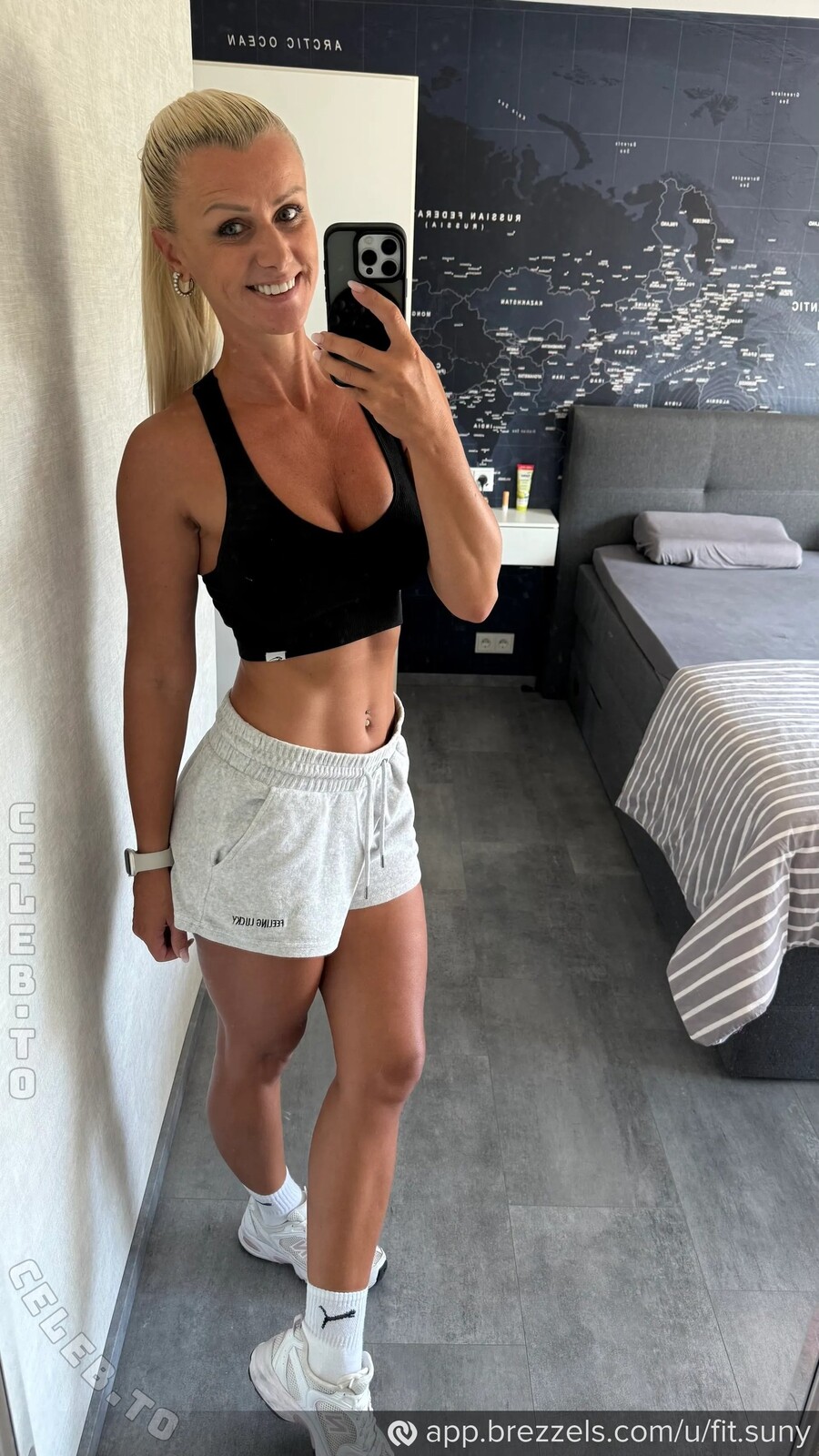 sunyyy nude photo 1