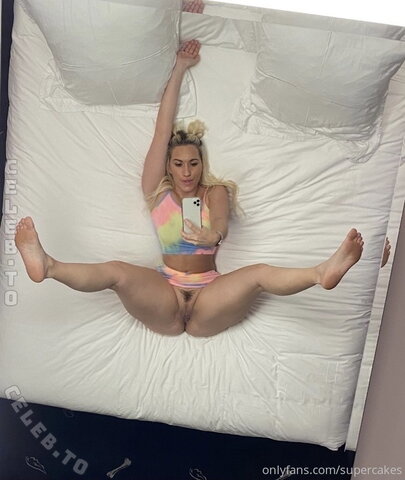 Supercakes nude photo 17