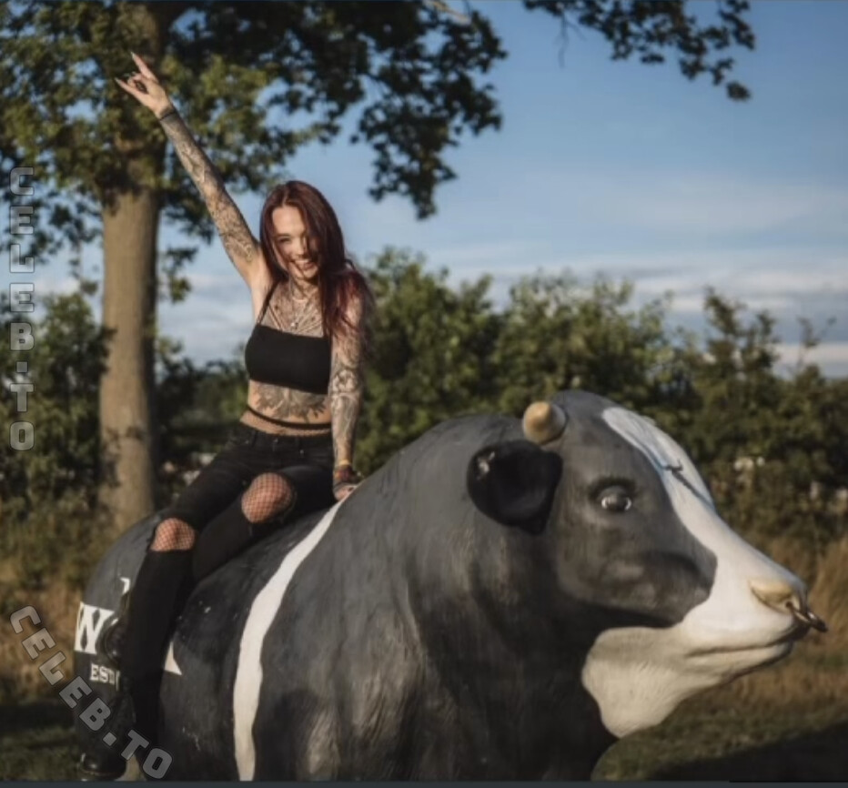 Supermimij nude photo 2