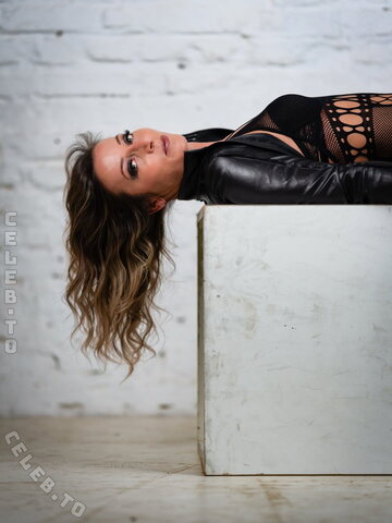 Susann1131 nude photo 10
