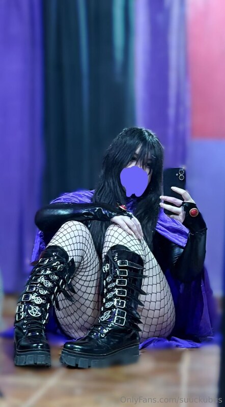 suuckubus nude photo 9