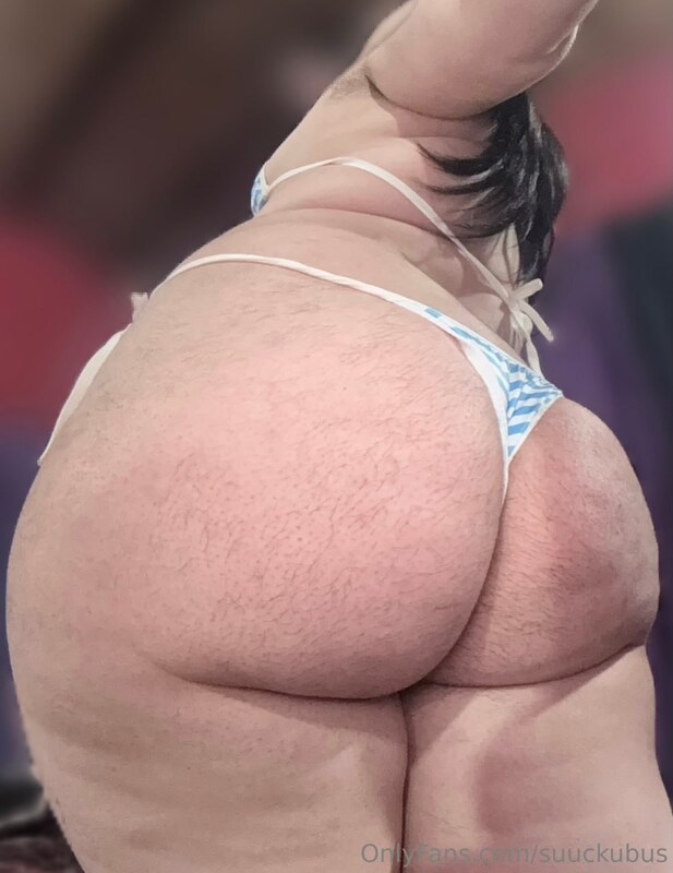 suuckubus nude photo 13
