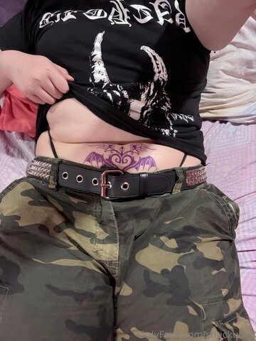 suuckubus nude photo 28