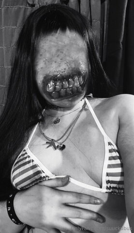 suuckubus nude photo 11