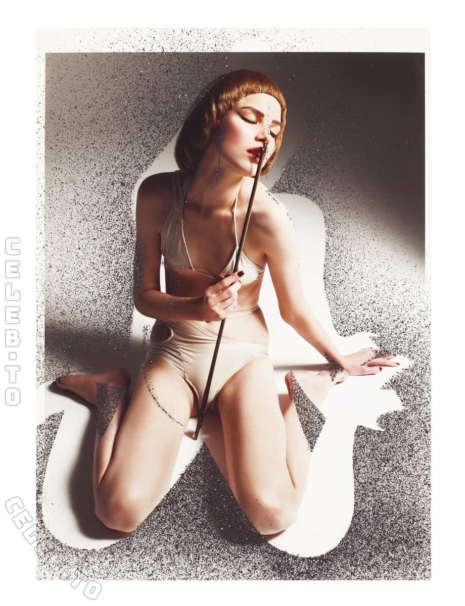 Suvi Koponen nude photo 5