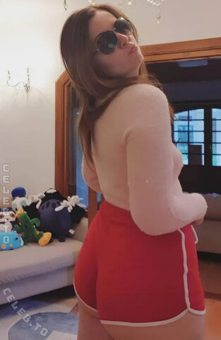 Suzy Lu nude photo 10