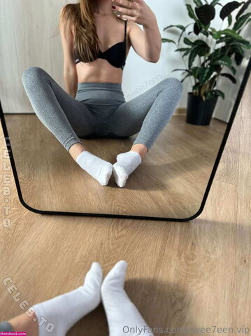 swee7een nude photo 11