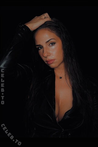 Sweet bella – Your favourite Girl Next Door – now it’s getting hot 💦 🔥New here🔥… and so ready to become your dirty se…
