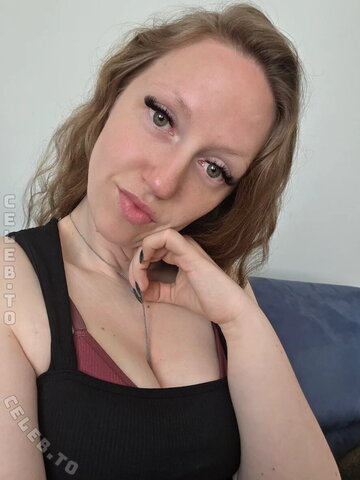 SweetGermanAlina nude photo 15