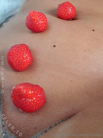 Sweetmirage nude photo 37