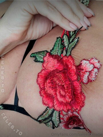 Sweetmirage nude photo 19