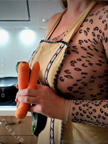 Sweetmirage – Wildcat makes food in the kitchen. 😻 So, that definitely stimulates my appetite 😋