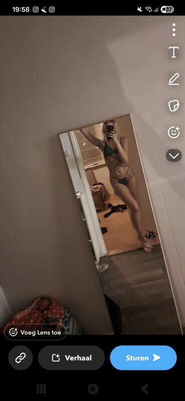 sweetsophie69 nude photo 2