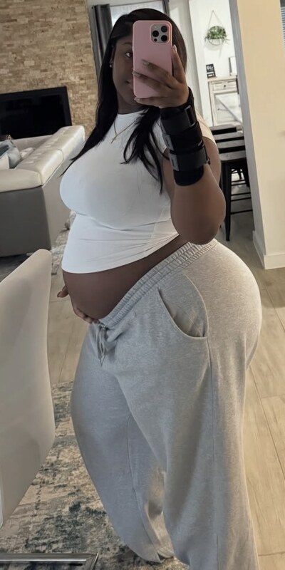 Sweettoothh nude photo 1