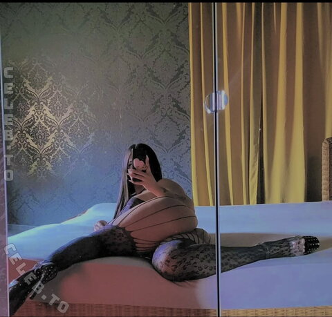 sweetxlayla nude photo 2